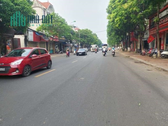 Mặt phố Hà Huy Tập, Yên Viên, vỉa hè kinh doanh, đông đúc, 75m, mặt tiền: 4m, 3 tỷ 2