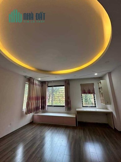BÁN NHÀ LÔ GÓC 3 THOÁNG , LẠC LONG QUÂN , GẦN PHỐ ,GẦN TÂY HỒ