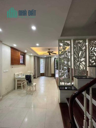 BÁN NHÀ LÔ GÓC 3 THOÁNG , LẠC LONG QUÂN , GẦN PHỐ ,GẦN TÂY HỒ