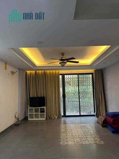 BÁN NHÀ LÔ GÓC 3 THOÁNG , LẠC LONG QUÂN , GẦN PHỐ ,GẦN TÂY HỒ