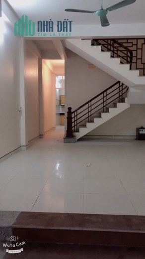 Cho thuê nhà 3 tầng đường Lê Đĩnh Chi, Liên Bảo, Vĩnh Yên