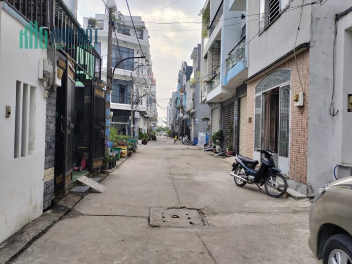 BÁN GẤP Nhà Gần Chợ Bình Thành HXH Đỗ cửa 54m2 , 2 Tầng Nhỉnh 3 tỷ