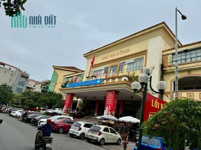 Mặt Chợ Hà Đông, Vỉa Hè đá bóng 10m, kinh doanh sầm uất