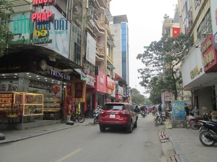 Mặt Chợ Hà Đông, Vỉa Hè đá bóng 10m, kinh doanh sầm uất