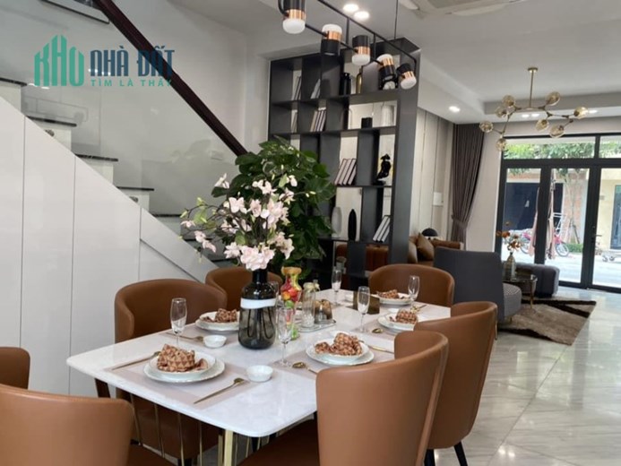 Nhà mới xây 2 lầu ngã tư Bình Chuẩn,Thuận An,Bình Dương chỉ 999 triệu nhận nhà
