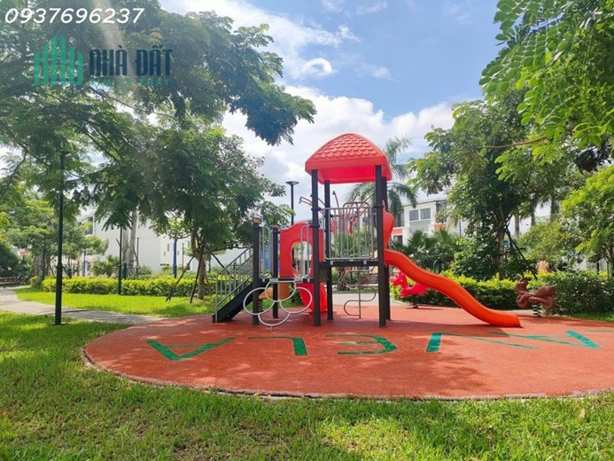 Nhà mới xây 2 lầu ngã tư Bình Chuẩn,Thuận An,Bình Dương chỉ 999 triệu nhận nhà