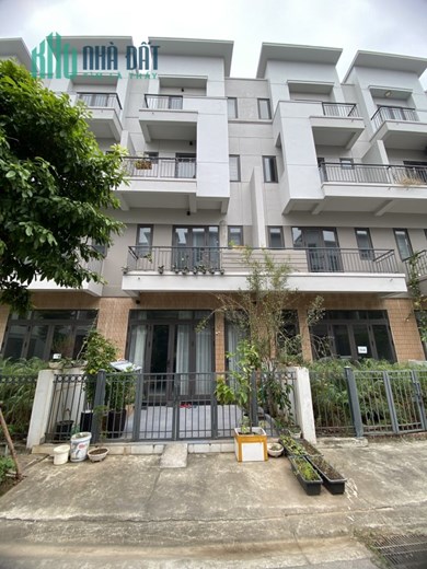Cần nhượng lại nhanh căn nhà 4 tầng hoàn thiện full nội thất Centa Diamond VSIP Từ Sơn Bắc Ninh.