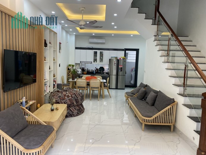 Cần nhượng lại nhanh căn nhà 4 tầng hoàn thiện full nội thất Centa Diamond VSIP Từ Sơn Bắc Ninh.