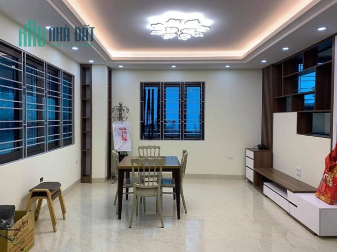 Quảng Bá - Mặt Hồ Tây 329 m x 4 tầng, MT 12 m, giá 119 tỷ.