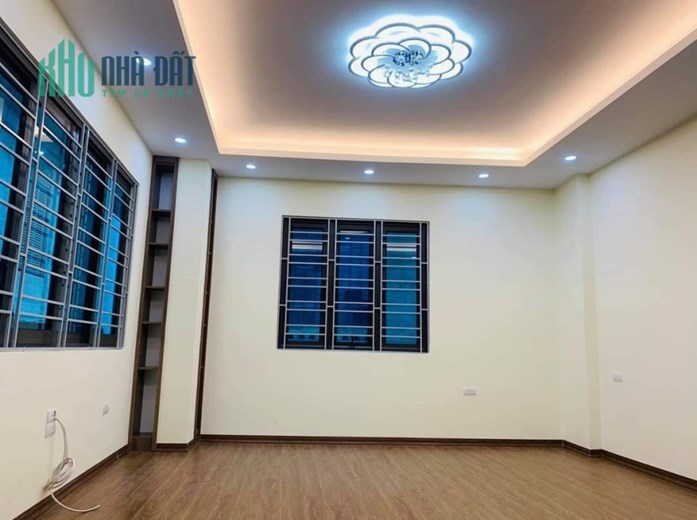 Quảng Bá - Mặt Hồ Tây 329 m x 4 tầng, MT 12 m, giá 119 tỷ.