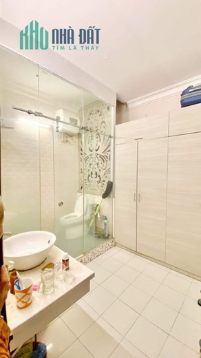 Bán nhà riêng Phạm Ngọc Thạch Đống Đa 40m2 giá 6 tỷ 5 ,ô tô đỗ cửa , an ninh tốt , nhiều tiện ích