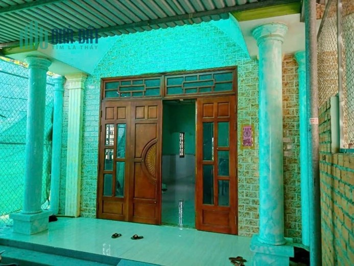 Bán gấp lô nhà mặt tiền tỉnh lộ 833 giá 2,2tỷ