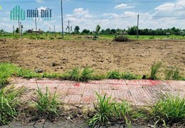 Bán 85.5m2 đất vị trí cực đẹp tại Cần Đước SHR 820tr. Lh:0907117487