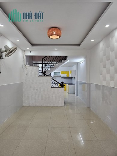 NHÀ ĐẸP - LÊ VĂN QUỚI - KHU 4 XÃ - 62m2 - HẺM XE HƠI - 3 PHÒNG NGỦ - CHỈ 4.8 TỶ TL
