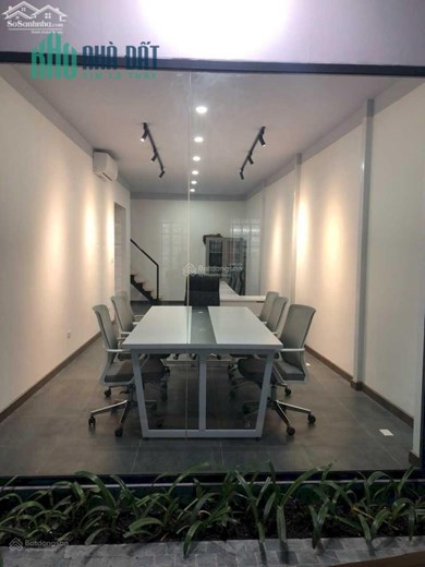 Chính chủ bán 120m2 x 2 tầng, mặt tiền 8m, ô tô đỗ cửa.
