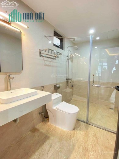 Chính chủ bán 120m2 x 2 tầng, mặt tiền 8m, ô tô đỗ cửa.