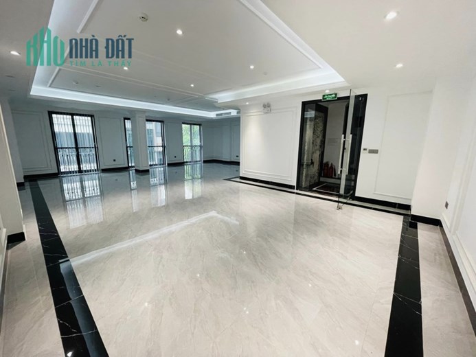 Bán căn góc phố Ngụy Như Kon Tum, phân lô vỉa hè ô tô tránh, DTSD 90m2 x 9 tầng, MT8m.