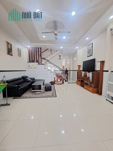 Bán nhà MẶT TIỀN Lã Xuân Oai - Quận 9 136m2 chỉ hơn 8 TỶ