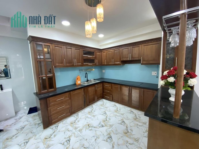 NHÀ ĐẸP BÌNH TÂN-TÂN KỲ TÂN QUÝ - 5 TẦNG - HXH - 210M2 DTSD - GIÁ 6 TỶ HƠN CHÚT