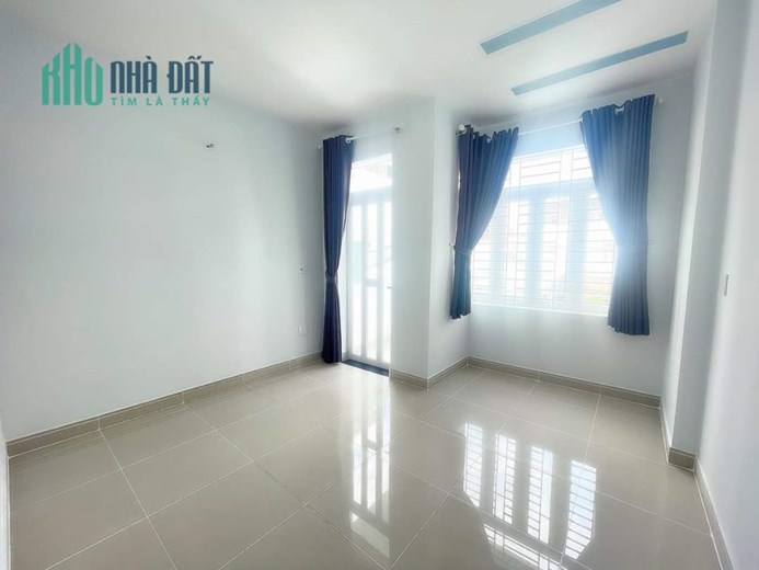 Bán nhà 3 tầng 69m2 mới, HXH tránh Thạnh Lộc, Quận 12 gần Chợ Cầu Đồng