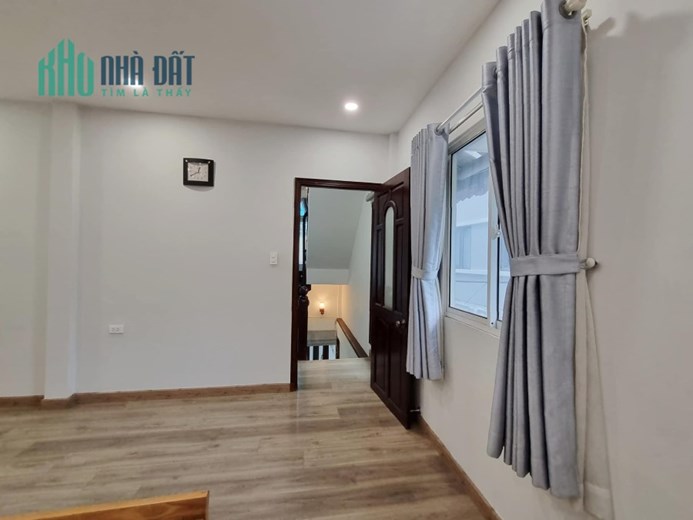 BIỆT THỰ MINI - BẠCH ĐẰNG - NỞ HẬU 6.5M - HẺM XE TẢI TỚI CỬA - Ô TÔ ĐỂ TRONG NHÀ - GIÁP RANH QUẬN 1.