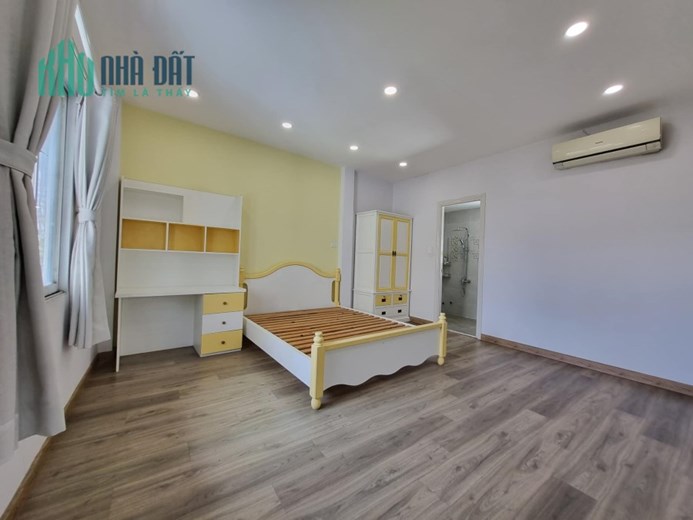 BIỆT THỰ MINI - BẠCH ĐẰNG - NỞ HẬU 6.5M - HẺM XE TẢI TỚI CỬA - Ô TÔ ĐỂ TRONG NHÀ - GIÁP RANH QUẬN 1.