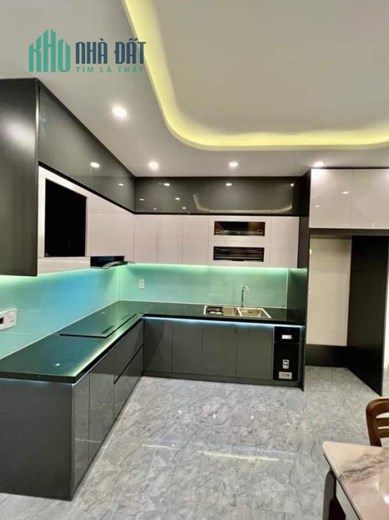 Nhà 4 tầng đẹo như mơ đầu đường Núi Thành ở ngay TT Hải Châu đi đâu cũng tiện giá 4.x tỷ