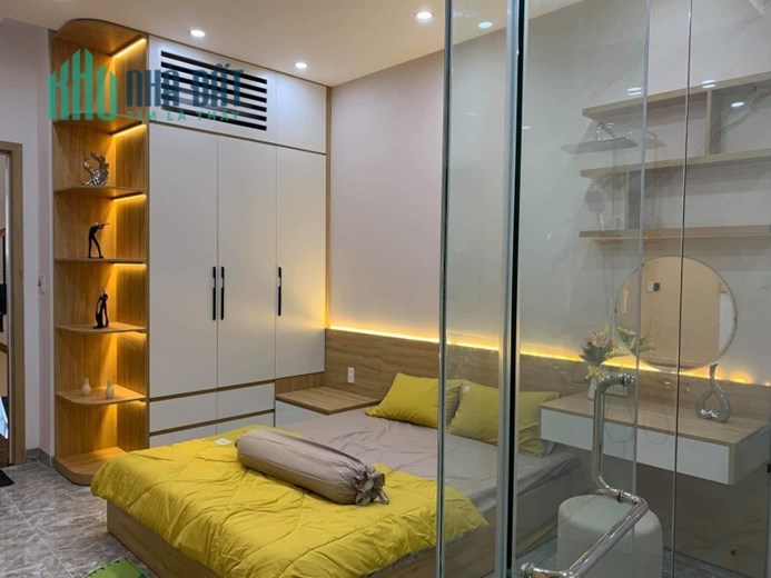Nhà 4 tầng đẹo như mơ đầu đường Núi Thành ở ngay TT Hải Châu đi đâu cũng tiện giá 4.x tỷ