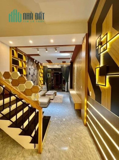 Nhà 4 tầng đẹo như mơ đầu đường Núi Thành ở ngay TT Hải Châu đi đâu cũng tiện giá 4.x tỷ