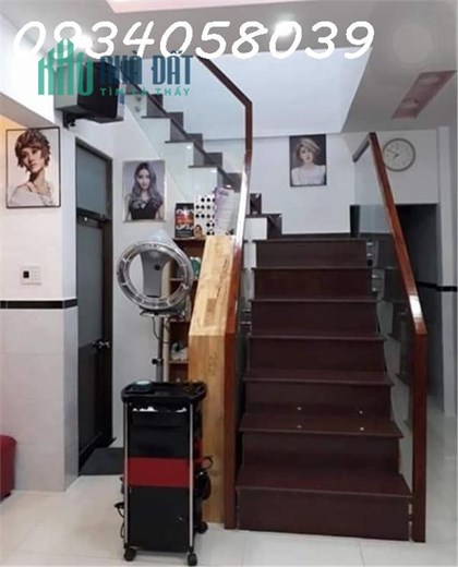 HẺM XE TẢI ĐUA - VỊ TRÍ KINH DOANH - NHÀ ĐẤT 2 MẶT TIỀN - CHO THUÊ VÀ Ở HỢP LÍ - NGAY CHỢ TÂN TRỤ