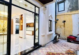 Bán nhà độc lập ngõ Nam Pháp 1, diện tích 45m 3 tầng GIÁ 2.69 tỉ ngõ nông