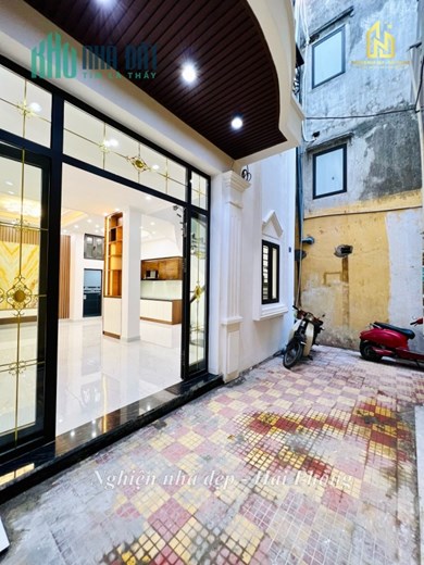 Bán nhà độc lập ngõ Nam Pháp 1, diện tích 45m 3 tầng GIÁ 2.69 tỉ ngõ nông