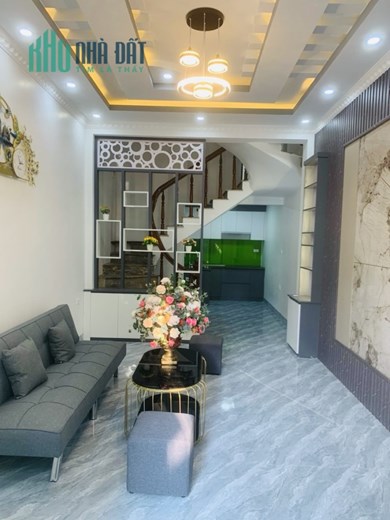 Bán nhà ngõ 113 Vũ Chí Thắng, diện tích 40m 3 tầng GIÁ 2 tỉ