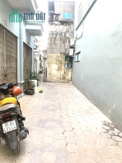Bán nhà ngõ 113 Vũ Chí Thắng, diện tích 40m 3 tầng GIÁ 2 tỉ