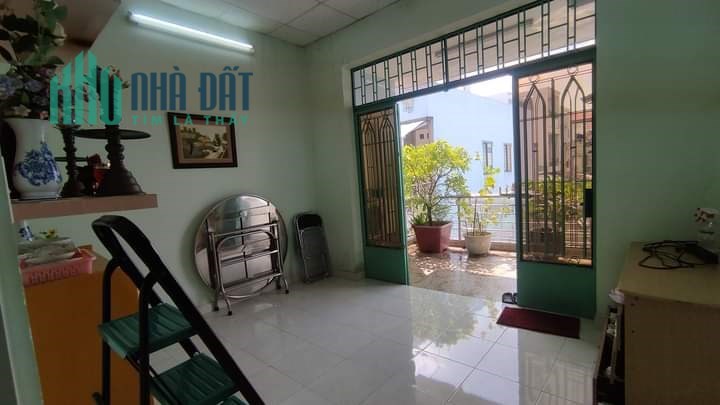 Bán nhà 2 lầu 4PN hẻm 111 / Lê Đình Cẩn Bình Tân, 3 tỷ 490tr