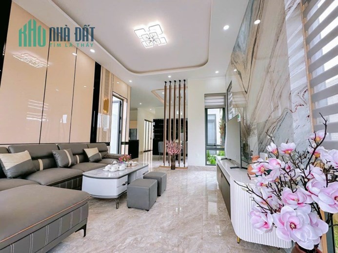 Nhà mới 10x25 chỉ 3ty990 Phạm Ngũ Lão Tp Buôn Ma Thuột