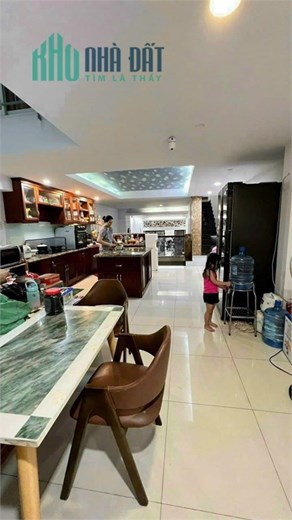 Nhà đẹp 85m2, Hầm- lửng- 3 lầu, Đ. Số 8 ( sát CV Làng Hoa), chỉ 8.8 tỷ