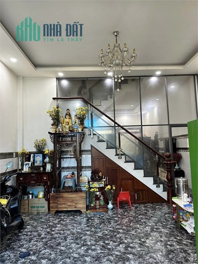 DT: 5.5x17m, 4 tầng, đường Thống Nhất, P10, Gần BV Hồng Đức, 6.5 tỷ