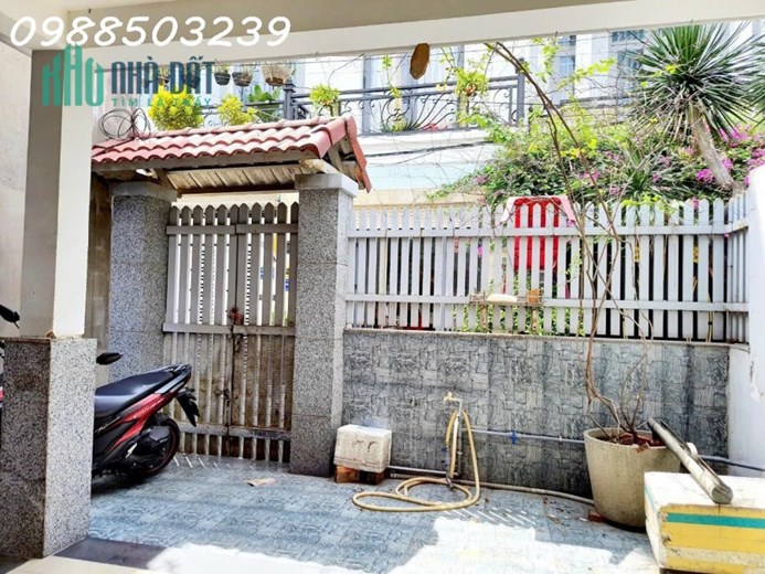 BÁN NHÀ HẺM Ô TÔ  SAU LƯNG SIÊU THỊ METRO - CHƯA ĐẾN 50TR/M2