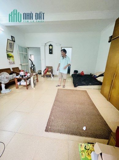 Bán nhà đường Ninh Hiệp, Gia Lâm, ngõ thông oto vào rộng 60m, mặt tiền: 5.7m, 6 tỷ 5