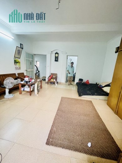 Bán nhà đường Ninh Hiệp, Gia Lâm, ngõ thông oto vào rộng 60m, mặt tiền: 5.7m, 6 tỷ 5
