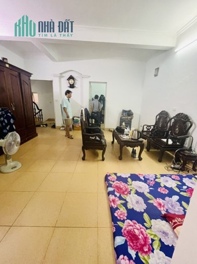Bán nhà đường Ninh Hiệp, Gia Lâm, ngõ thông oto vào rộng 60m, mặt tiền: 5.7m, 6 tỷ 5