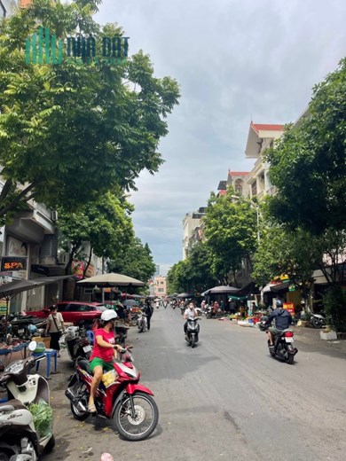 Bán nhà mặt chợ Ngô Thì Nhậm Hà Đông 50m, 8 tầng thang máy, kinh doanh cực đỉnh.