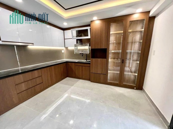 Bán nhà mặt tiền Dân Chủ Thủ Đức, Sát Vincom Thủ Đức, DT 75m2, Giá Nhỉnh 6 Tỷ