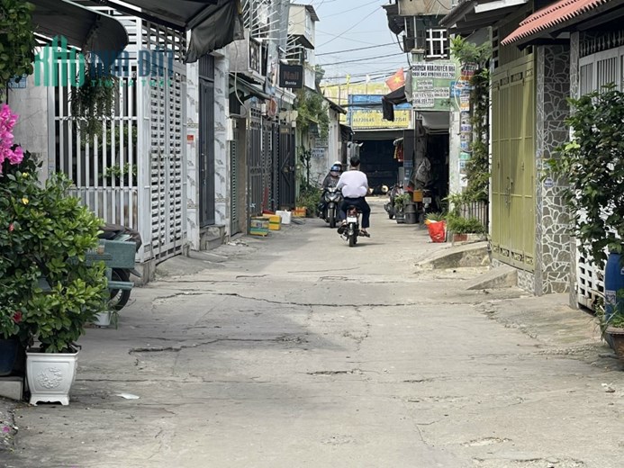 CHỈ HƠN 3 TỶ - HXH THÔNG 1 TRỤC NGAY NGÃ TƯ ĐÔNG QUANG QUẬN 12 - 80M2, 2 TẦNG, VÀO Ở NGAY.