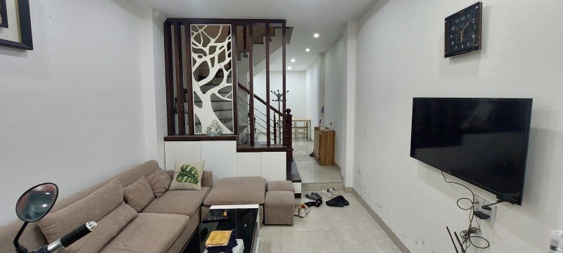 Bán nhà Ngọc Thụy,Long Biên 4 tầng,40m2 oto đỗ cửa,gần hồ nhỉnh 5 tỷ