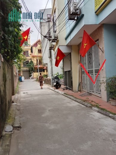 Bán nhà Ngọc Thụy,Long Biên 4 tầng,40m2 oto đỗ cửa,gần hồ nhỉnh 5 tỷ
