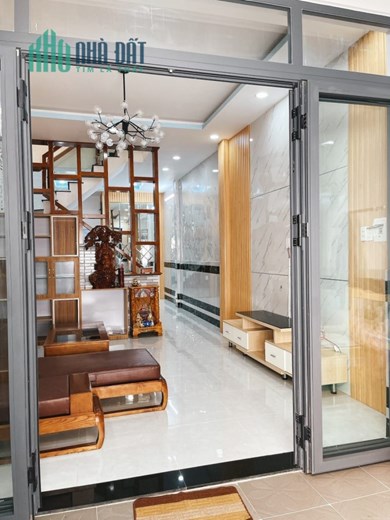 HẺM XE HƠI - GẦN CHỢ - NỞ HẬU - KHÔNG LỘ GIỚI - 6.5 tỷ TL
