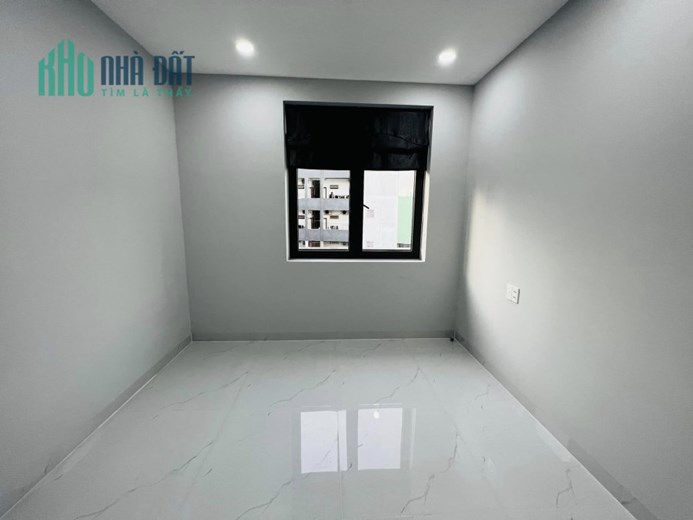 NHÀ 3 TẦNG HOÀN CÔNG ĐỦ, NGANG 5.6M  HẺM XE HƠI 5M, CHỈ 6 TỶ TL