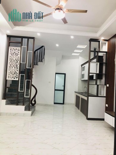 Hữu Hoà, Thanh Trì, Hà Nội
33m, 5 Tầng, Giá 2,3 Tỷ